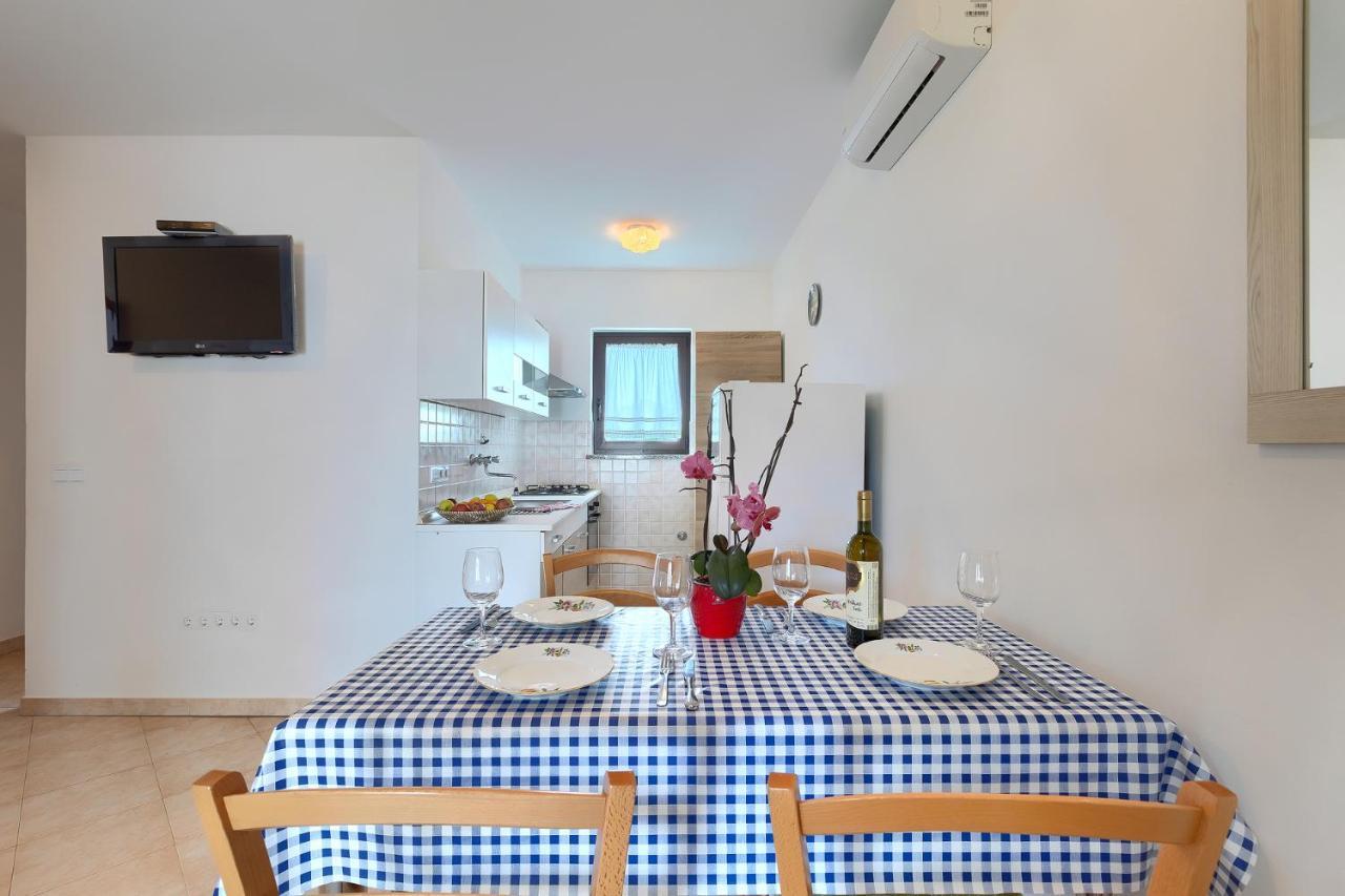Apartmani Martina Porec Exterior photo