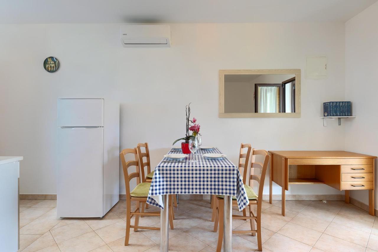 Apartmani Martina Porec Exterior photo